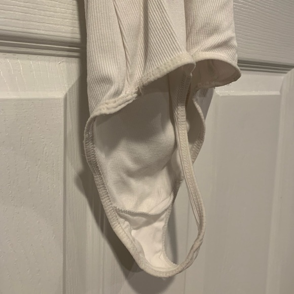 ARITZIA WILFRED Ribbed Ruffle Danette Bodysuit - Picture 4 of 5